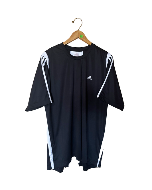 Adidas T-Shirt - L